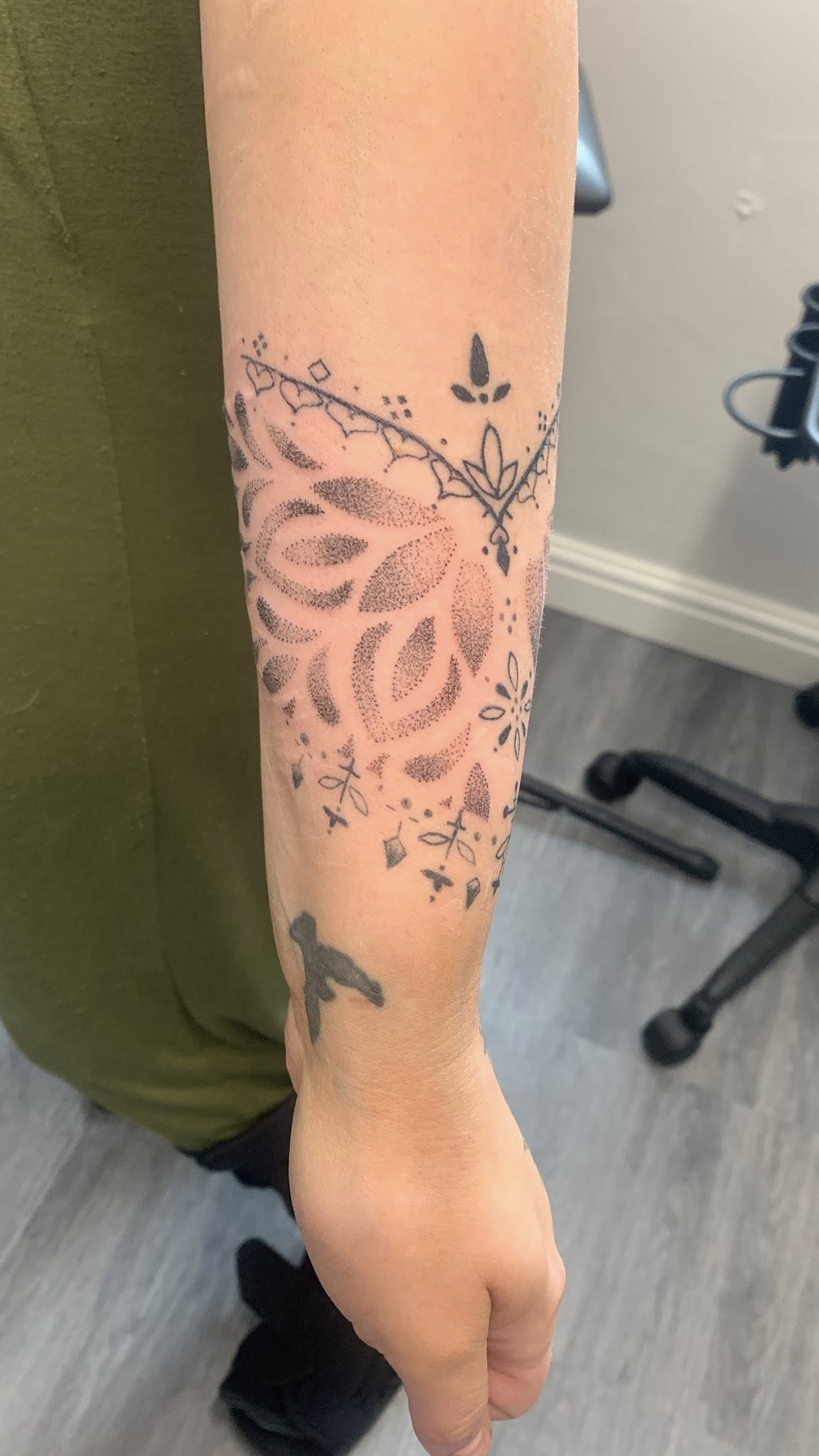 Elegant minimalist fine line design by Ink By LOLO Ainsdale